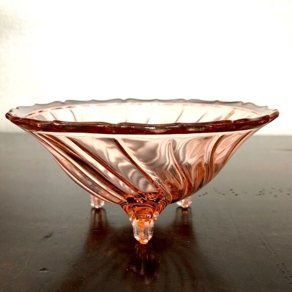 Elegant Pink Depression Glass Candy Dish Bowl - Picture 1 of 6